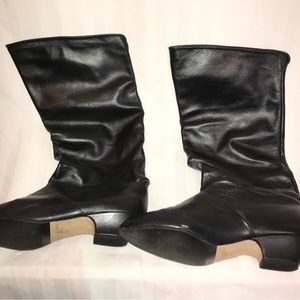 Joyce boots women’s size 8 1/2w color black.